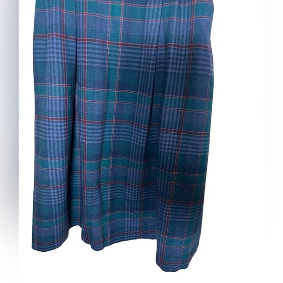 Vintage 70s Pendleton Long Blue Pleated
Plaid Skirt Size 12
Blue Wool - Picture 3 of 8